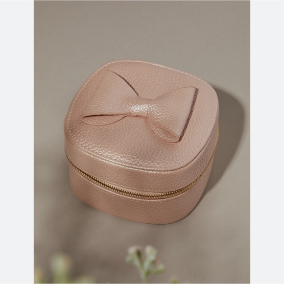 Altar’d State Bow Jewelry Box 🎀 - Picture 1 of 4